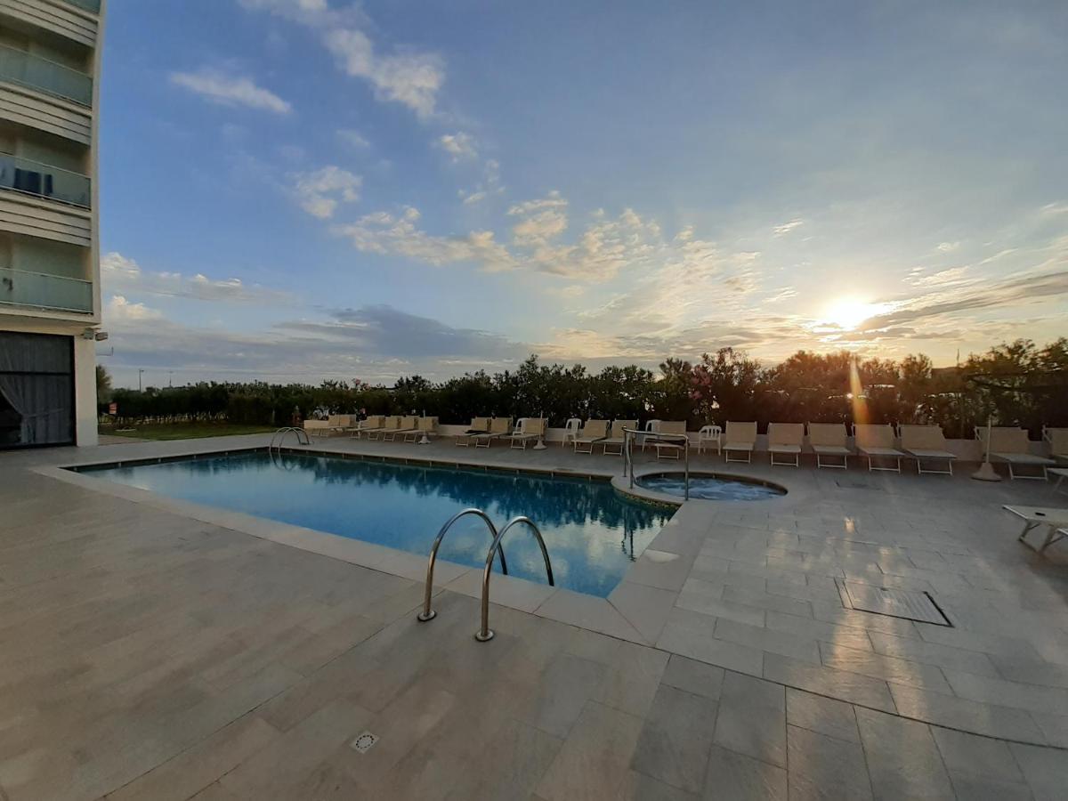 Hotel Adria Milano Marittima Kültér fotó