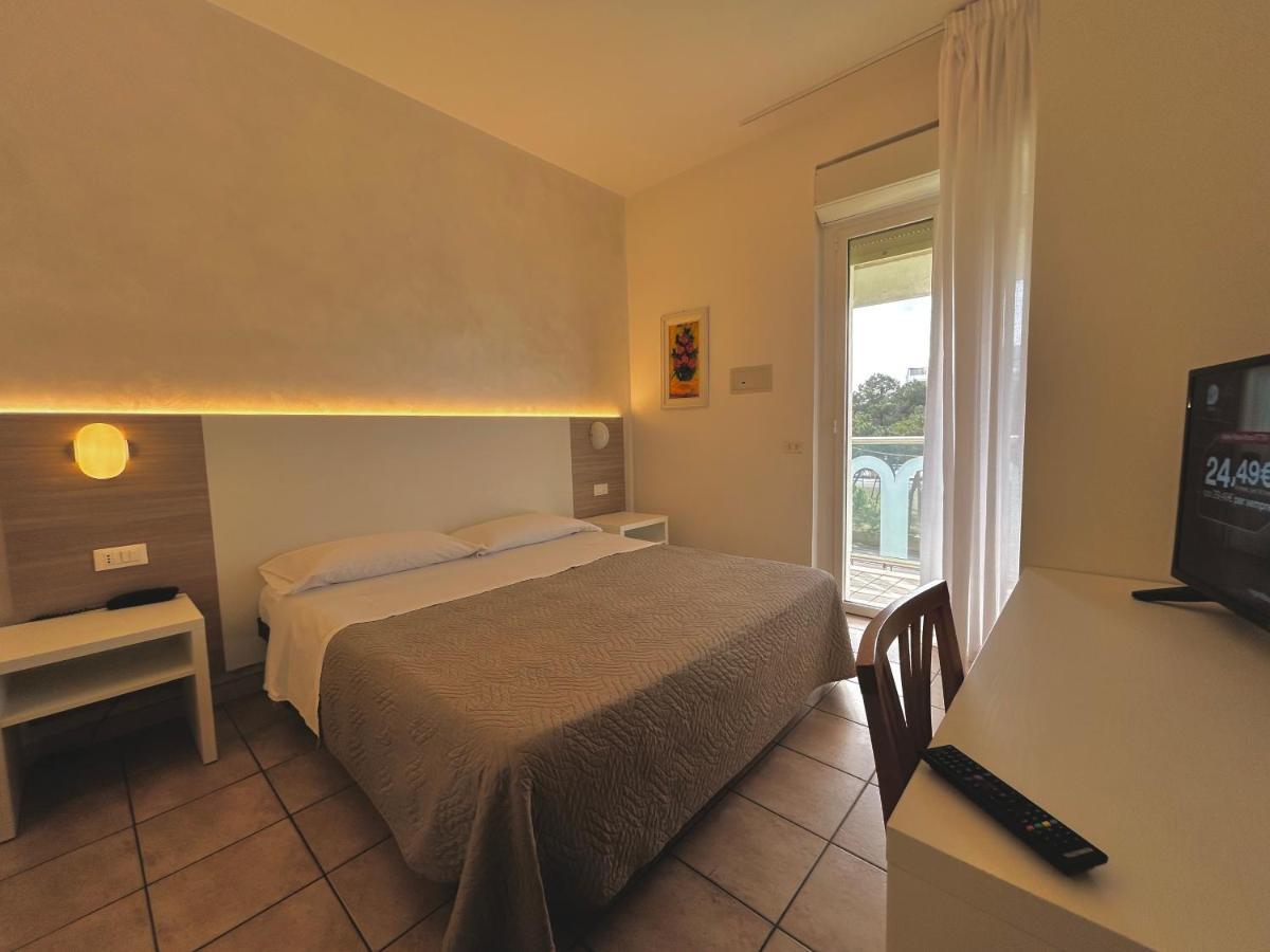 Hotel Adria Milano Marittima Kültér fotó