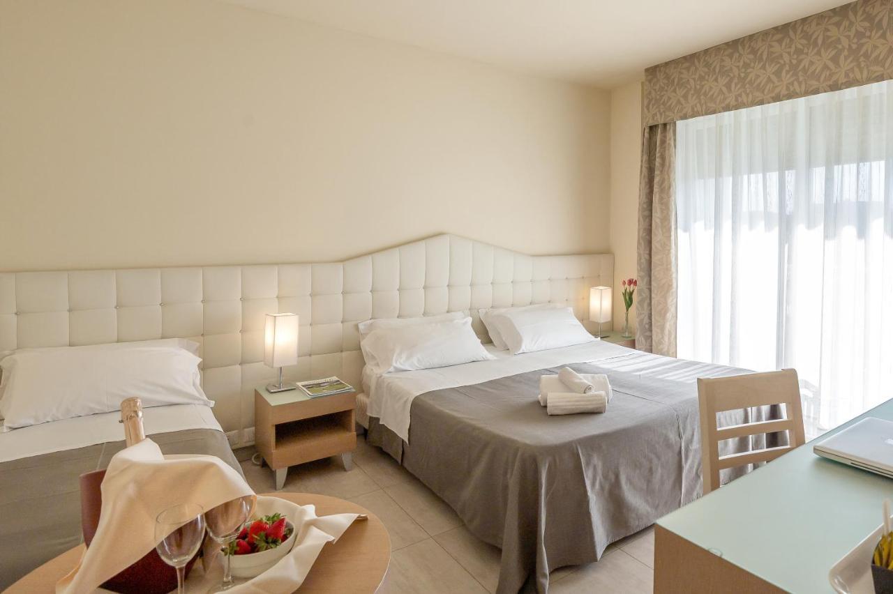 Hotel Adria Milano Marittima Kültér fotó