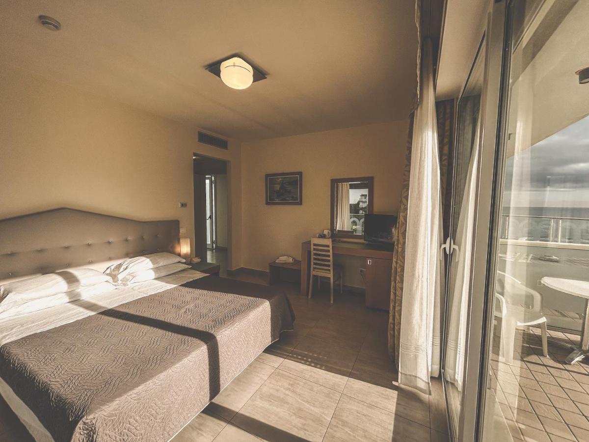 Hotel Adria Milano Marittima Kültér fotó
