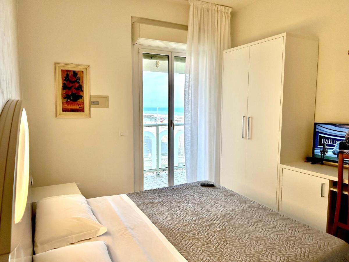 Hotel Adria Milano Marittima Kültér fotó
