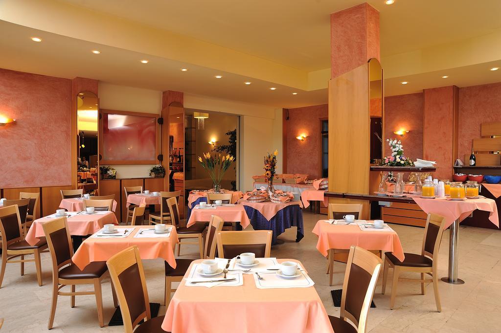 Hotel Adria Milano Marittima Kültér fotó