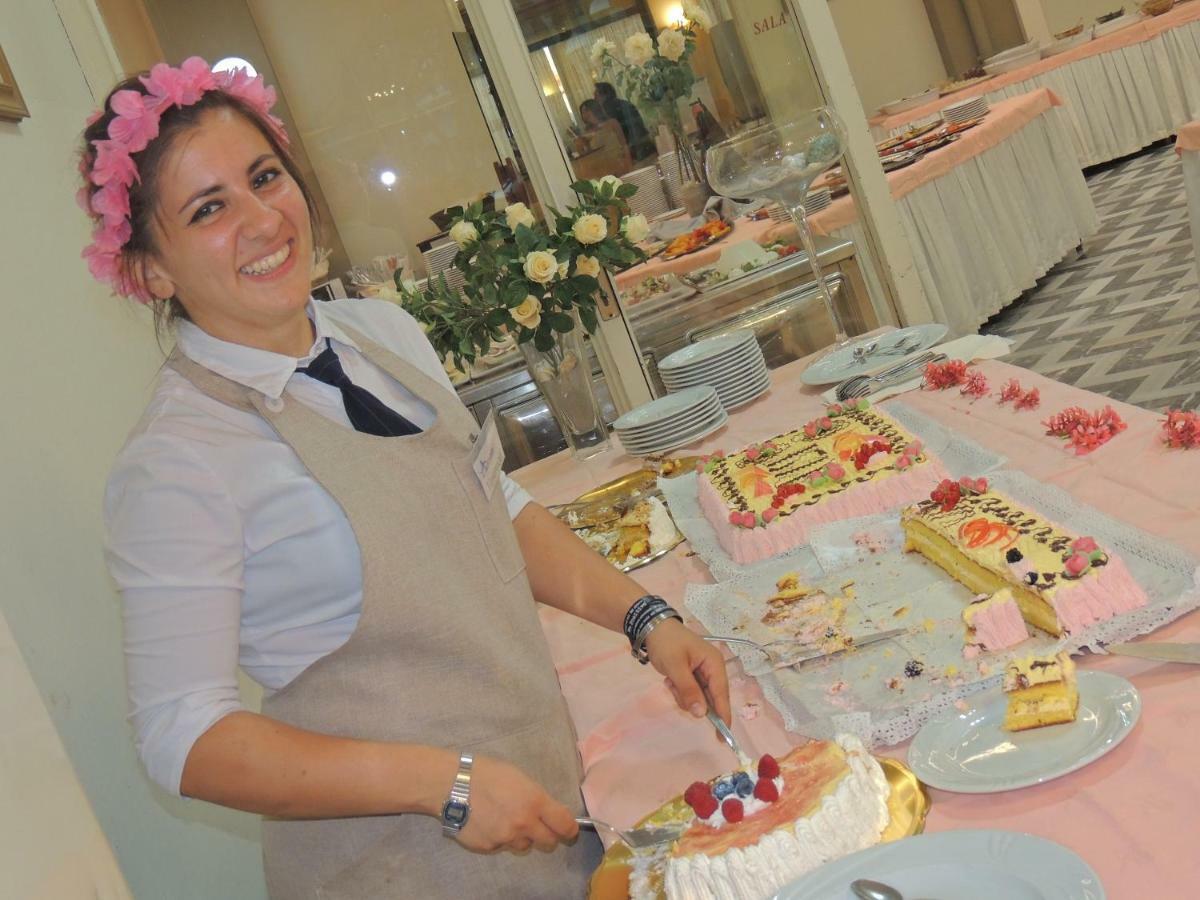 Hotel Adria Milano Marittima Kültér fotó